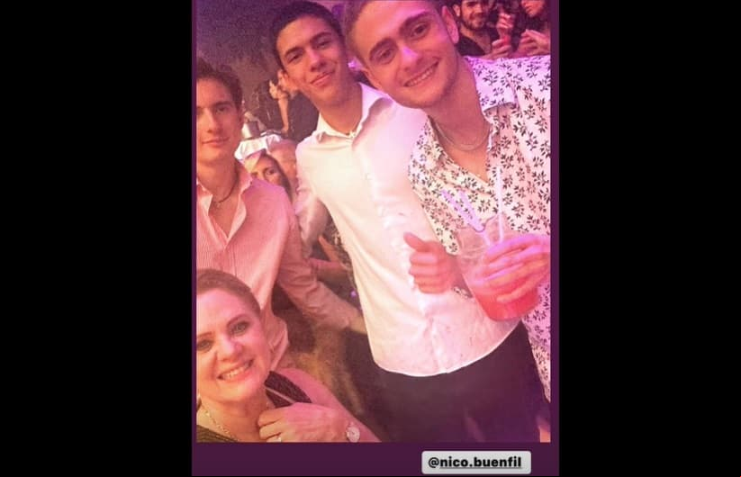 Erika Buenfil salió de antro con su hijo Nicolás.