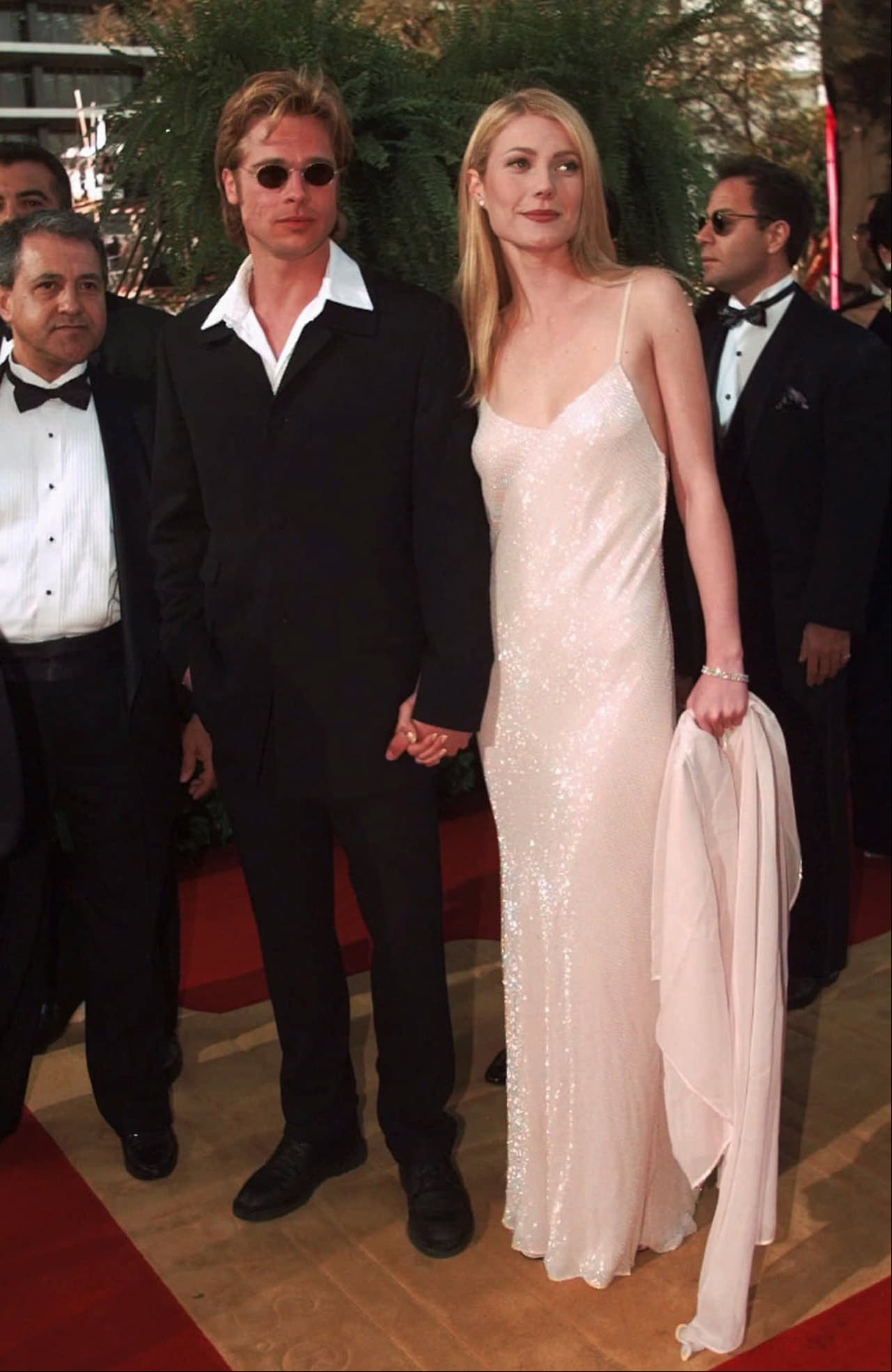Gwyneth Paltrow y Brad Pitt en los Premios Óscar de 1996