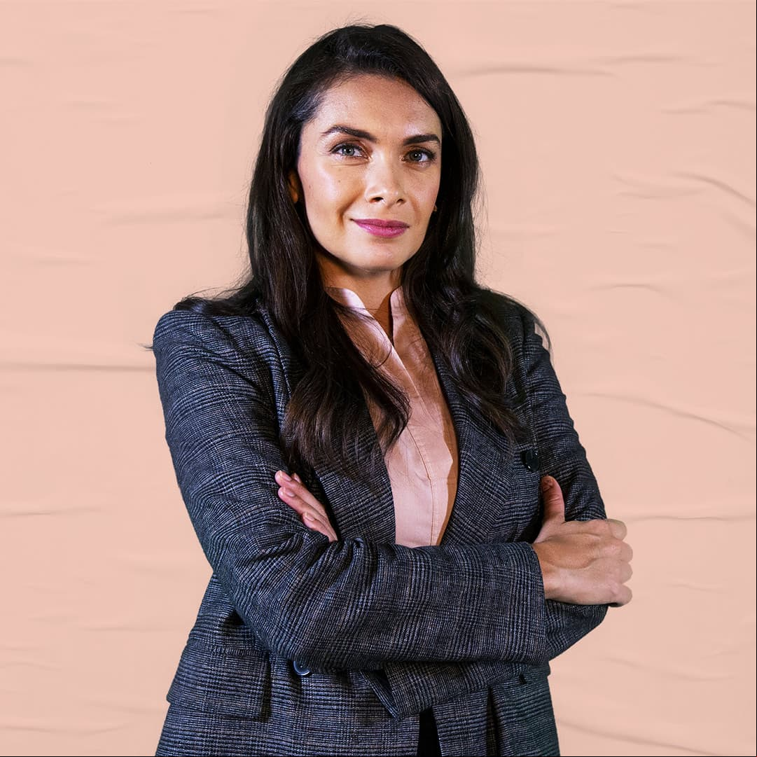"Charlotte Burgos" es el personaje de María de la Fuente, una psiquiatra con algunos rasgos de personalidad obsesiva. 'Burgos' tendrá una relación muy estrecha con 'Ricardo'.