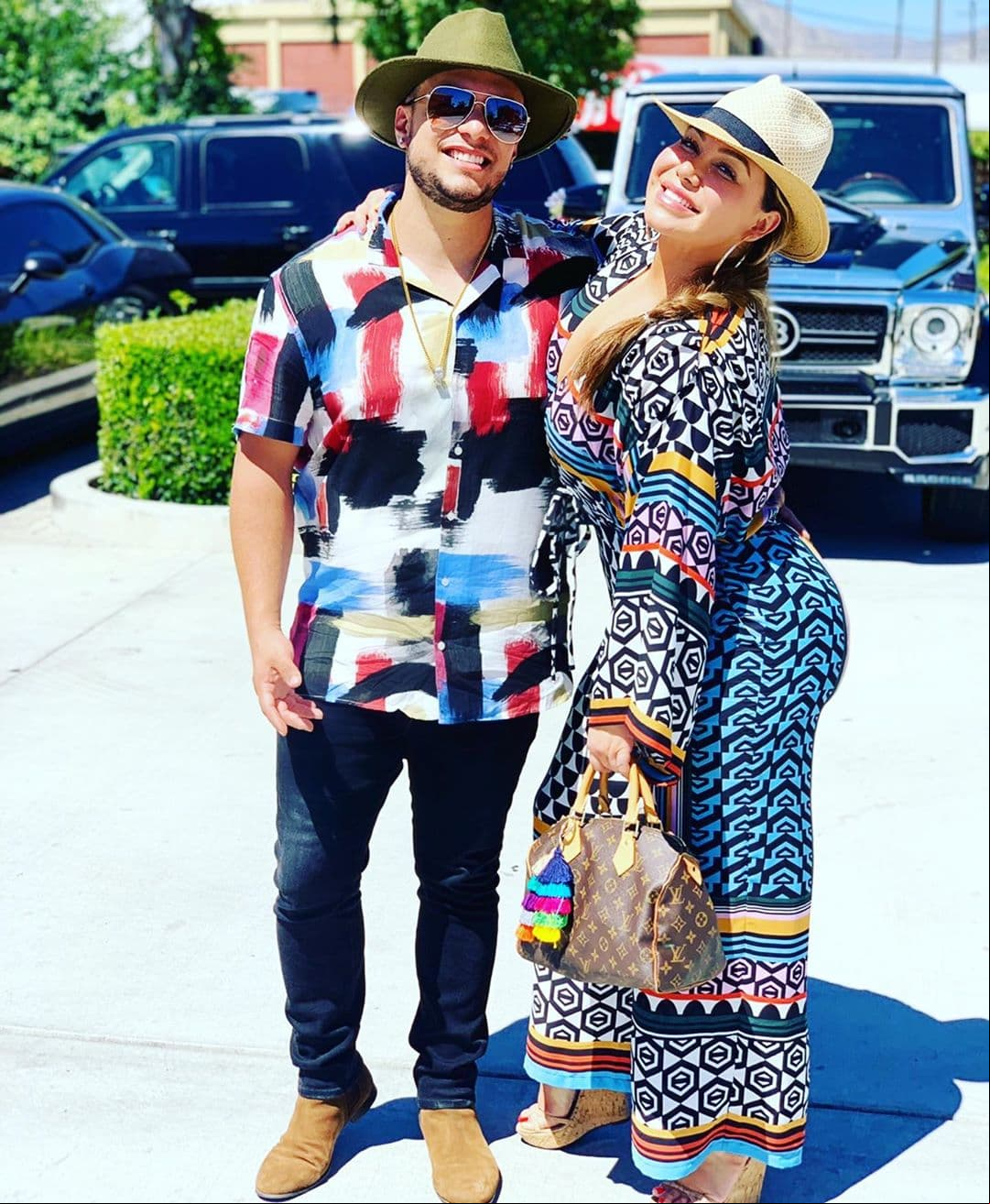 Chiquis Rivera y Lorenzo Mendez se casaron el 29 de junio de 2019 en una majestuosa boda a puerta cerrada. La ceremonia religiosa ocurrió en la Iglesia Presbiteriana Westminister en Pasadena, California.