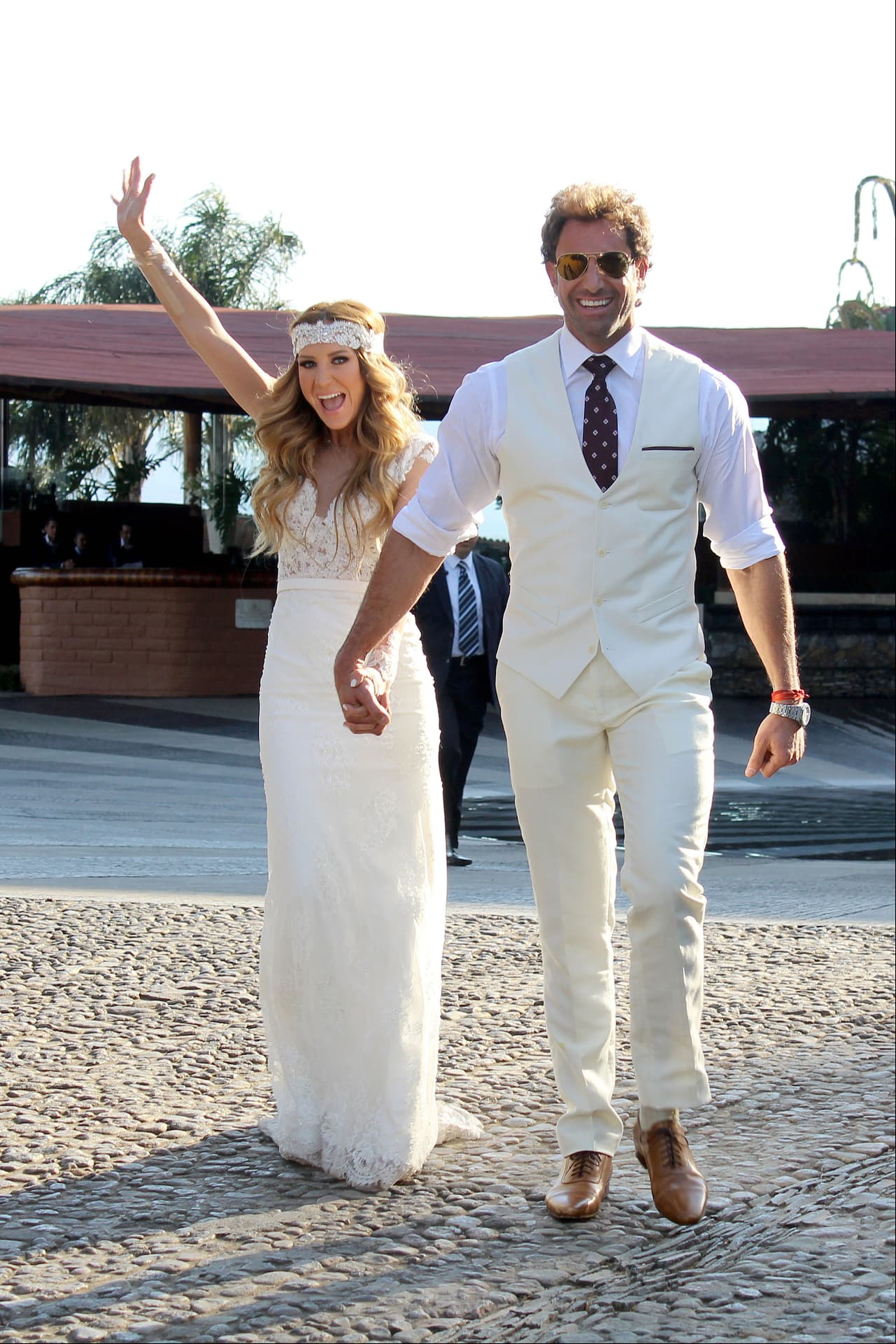A pesar de que llevan más de un año separados, una de las bodas que acaparó la prensa fue la de Gabriel Soto y Geraldine Bazán. Los actores decidieron dar el siguiente paso en su relación en febrero de 2016. De acuerdo con la información de Mezcalent, la celebración se realizó en un hotel de Valle de Bravo, Morelos, además de que también bautizaron a su hija Alexa Miranda, de entonces tres años.