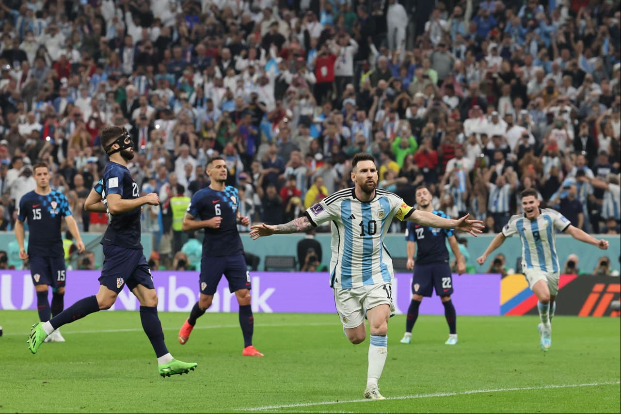 El festejo de Lionel Messi después de abrir el marcador ante Croacia desde el punto de penalti.