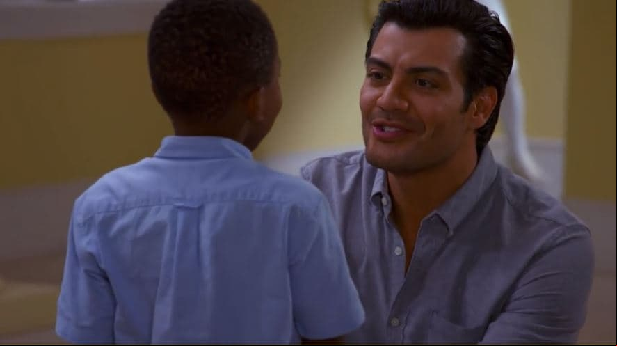 Raúl conoce a los hijos de Victoria