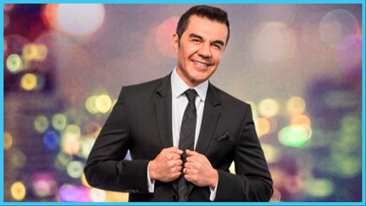 Adrián Uribe revela detalles de su nuevo programa y muestra el impresionante set
