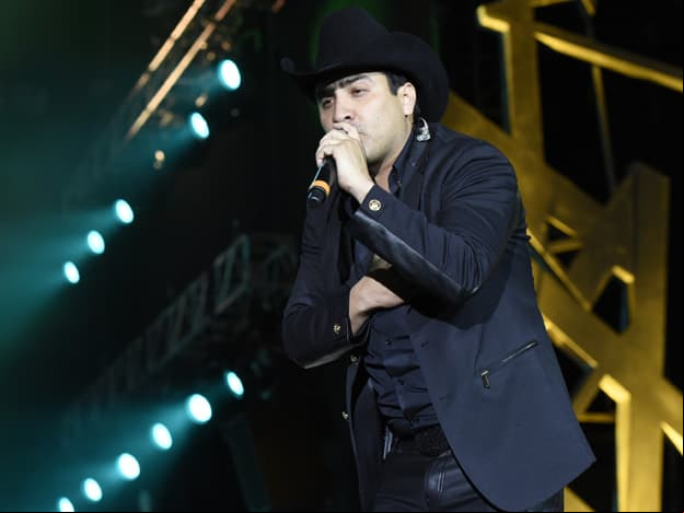 ¡Julión Álvarez y DLD impactan con su música en Las Lunas del Auditorio!