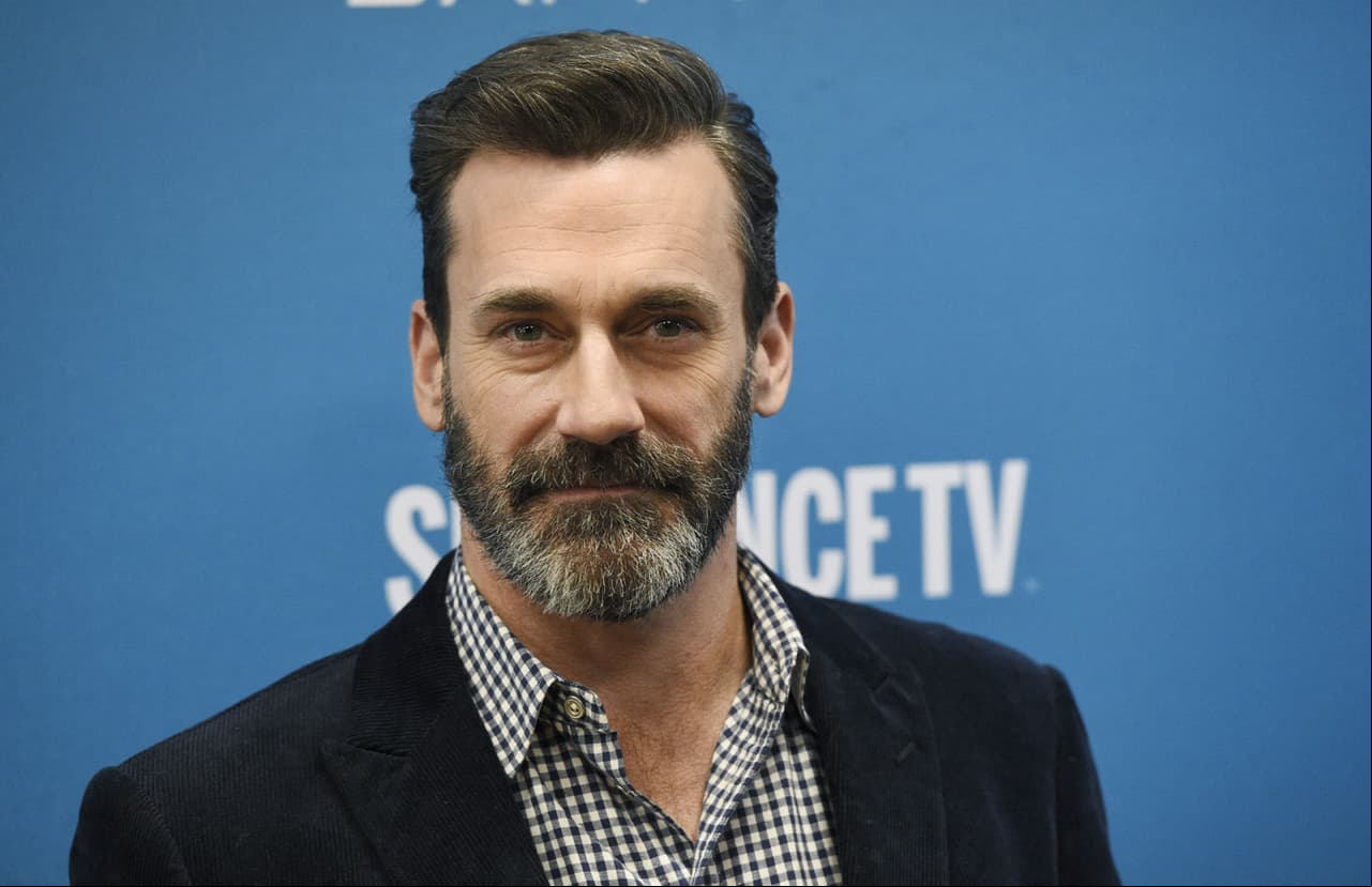 Tras verlo protagonizar la serie ‘Mad Men’, la presencia, elegancia, experiencia y galanura de Jon Hamm lo hacen el candidato perfecto para este papel.