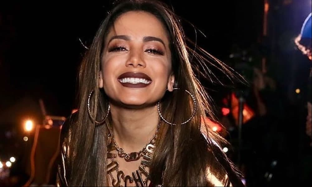 Anitta sorprende al aparecer en candente topless para revista mexicana