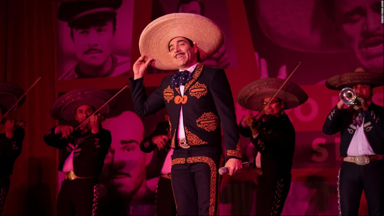 Omar Chaparro sorprende a fans con serenatas al estilo de Pedro Infante: "¡Viva el amor!"