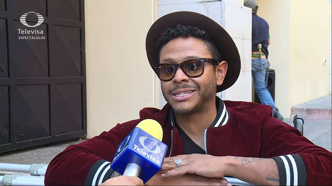 Kalimba regresa a trabajar en silla de ruedas