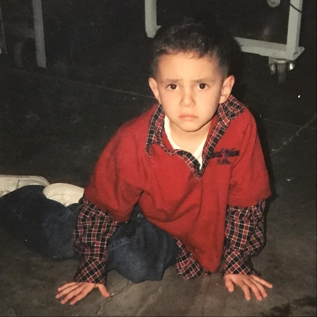 El joven tenía 11 años cuando su madre perdió la vida en un accidente aéreo.