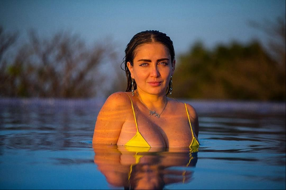 Celia Lora rompe la web con atrevido desnudo