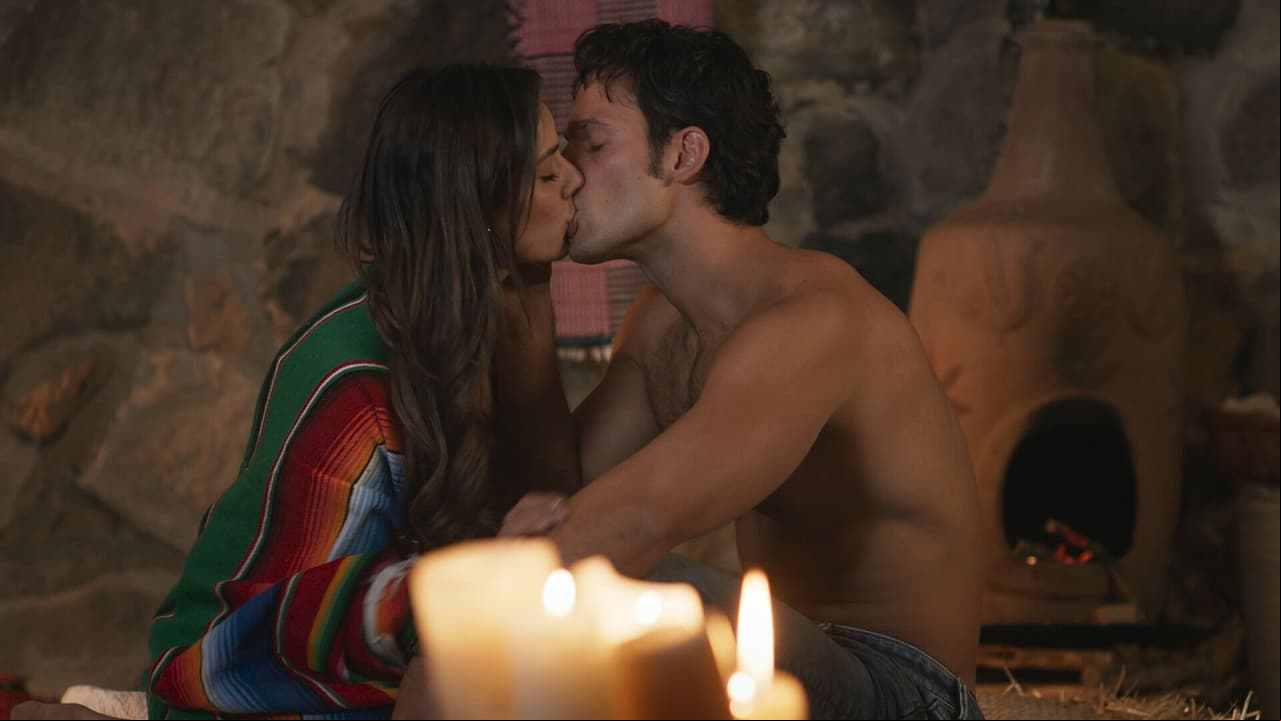 Elsa y Andrés se entregan a la pasión a la luz de las velas
