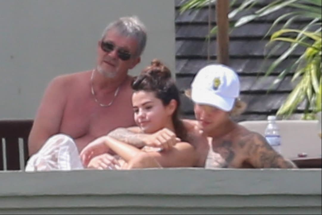 Los cantantes viajaron hasta Jamaica para estar en la boda del papá de Justin.