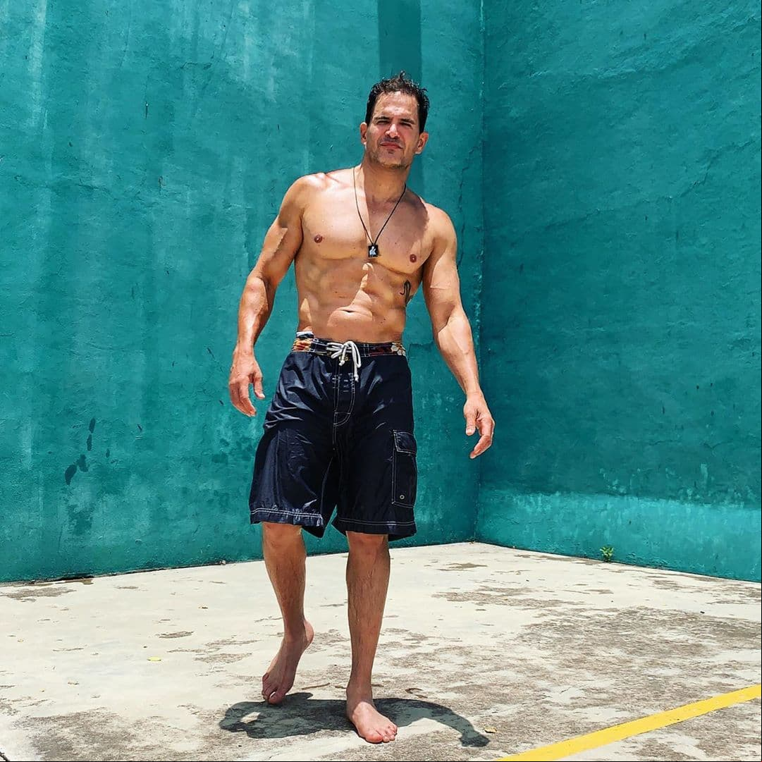 5.- Julio también aprovecha sus publicaciones para dar palabras de aliento a sus fans: “Mi gente son tiempos difíciles, pero aun así se puede sonreír (qué es gratis) e intentar ser feliz. A veces pensamos que con dinero resolvemos todo pero recuerda qué tal vez puedas comprar medicina, pero no salud”.