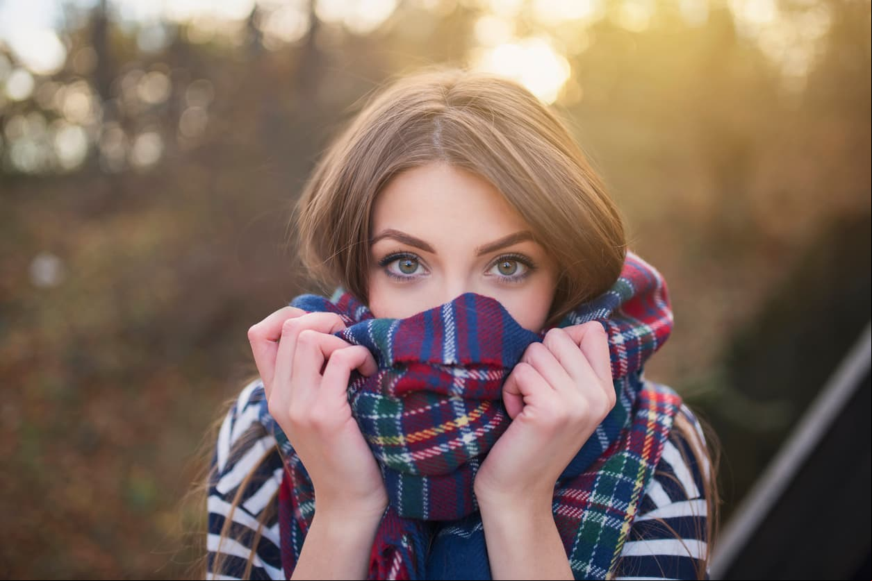 Elige el estilo de raya en el cabello según la forma de tu rostro