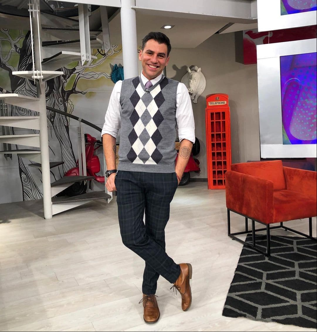 Mauricio Barcelata es invitado del programa Hoy y el público quiere que se quede de fijo