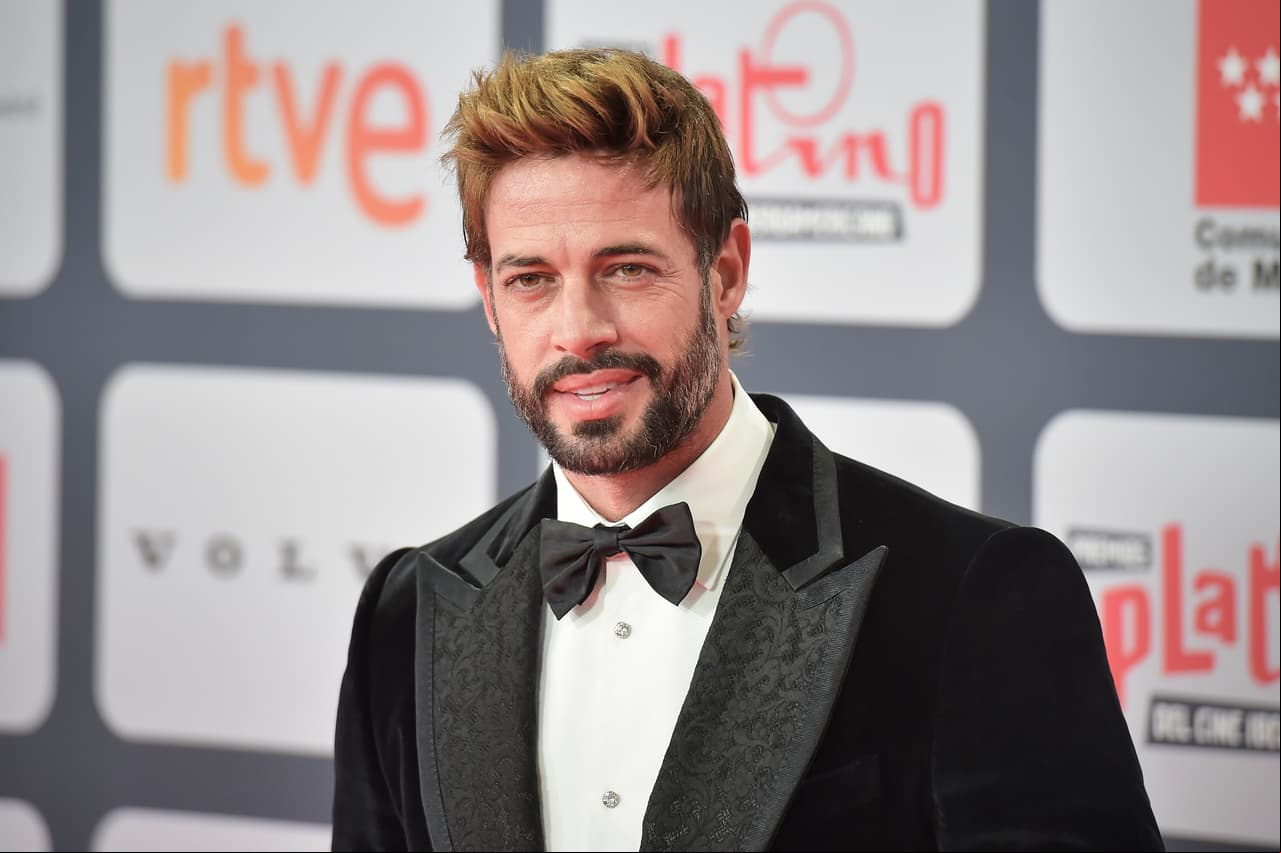 MADRID, SPAIN - OCTOBER 03: William Levy attends the Platino Awards 2021 at IFEMA on October 03, 2021 in Madrid, Spain. (Photo by Juan Naharro Gimenez/Getty Images)