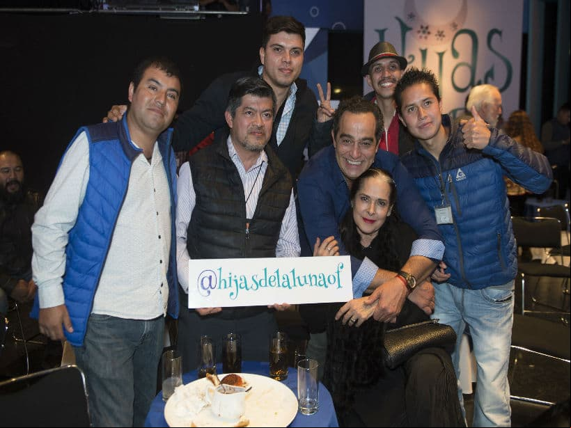 No te olvides de seguir las redes sociales oficiales de la telenovela, @hijasdelalunaof en donde podrás encontrar noticias y contenido exclusivo.