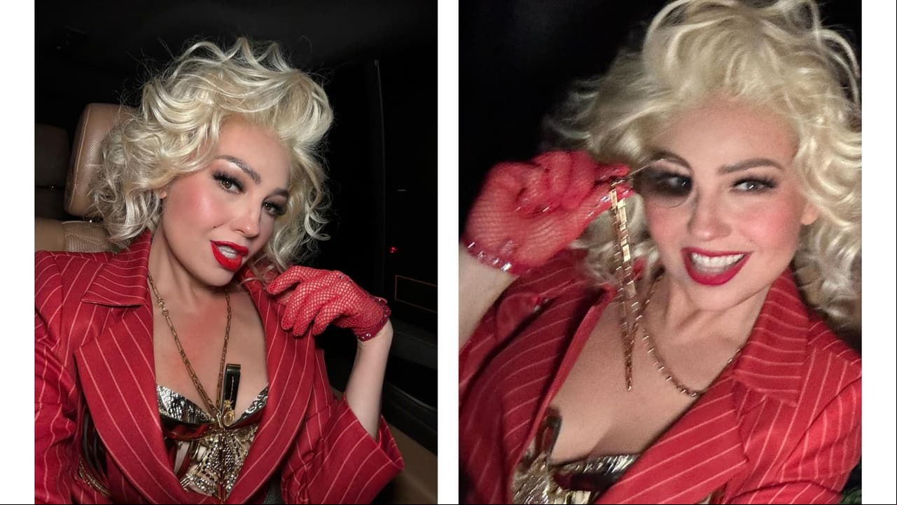 Thalía se fotografió estando dentro de un coche.