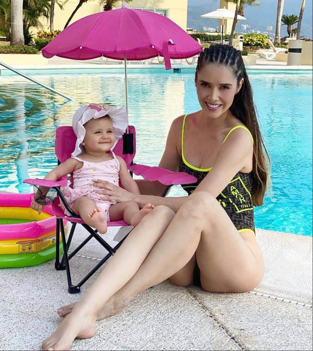Marlene Favela, a los 43 años. Poco antes de cumplir dos años de matrimonio con George Seely, la actriz originaria de Durango dio a luz a la pequeña Bella, quien llegó al mundo el pasado 12 de octubre.