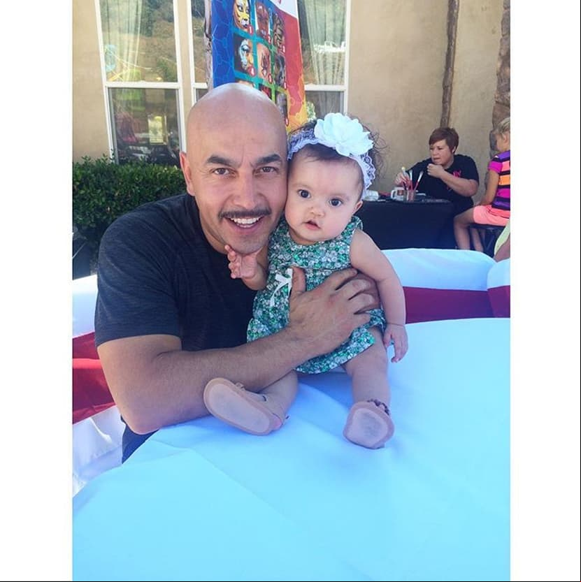 Lupillo Rivera junto a su nieta Alanna