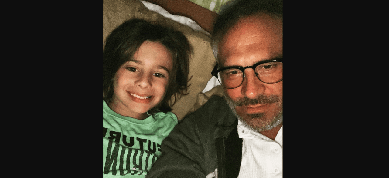 El segundo hijo de Arath de la Torre es Lucca. El pequeño nació el 1 de noviembre de 2010 en la Ciudad de México, una fecha muy especial para los actores, quienes un año antes perdieron a un bebé a los cinco meses de gestación.
