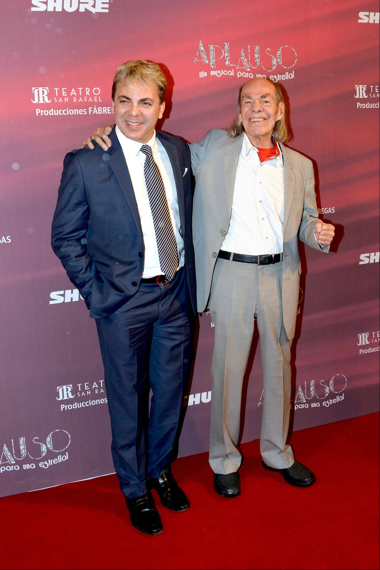 El actor tuvo una relación amorosa con Verónica Castro y como producto de su amor nació Cristian Castro.
