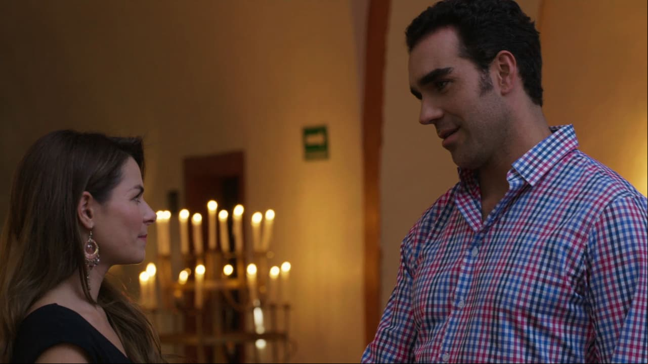 Poco a poco, ambos se van conociendo más y cayendo rendidos ante sus encantos.