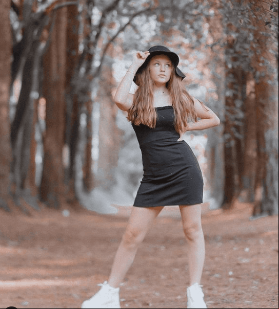 “Qué guapa”, “Eres arte”, “Divina”, “Qué linda te ves”, “Qué belleza”, “Simplemente guapa”, “Eres preciosa”, “Una belleza”, fueron los mensajes que recibió Isabella Tena.
