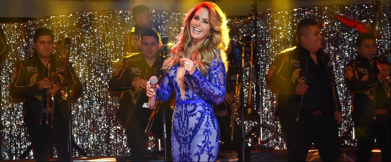 La Novia de América grabó el DVD de su nueva producción “Más enamorada con banda” donde interpreta temas inéditos.