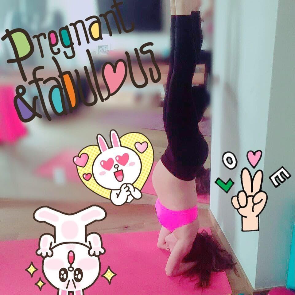 Anahí. Una de las actividades favoritas de la cantante es el yoga. Incluso, la siguió practicando mientras estuvo embarazada.
