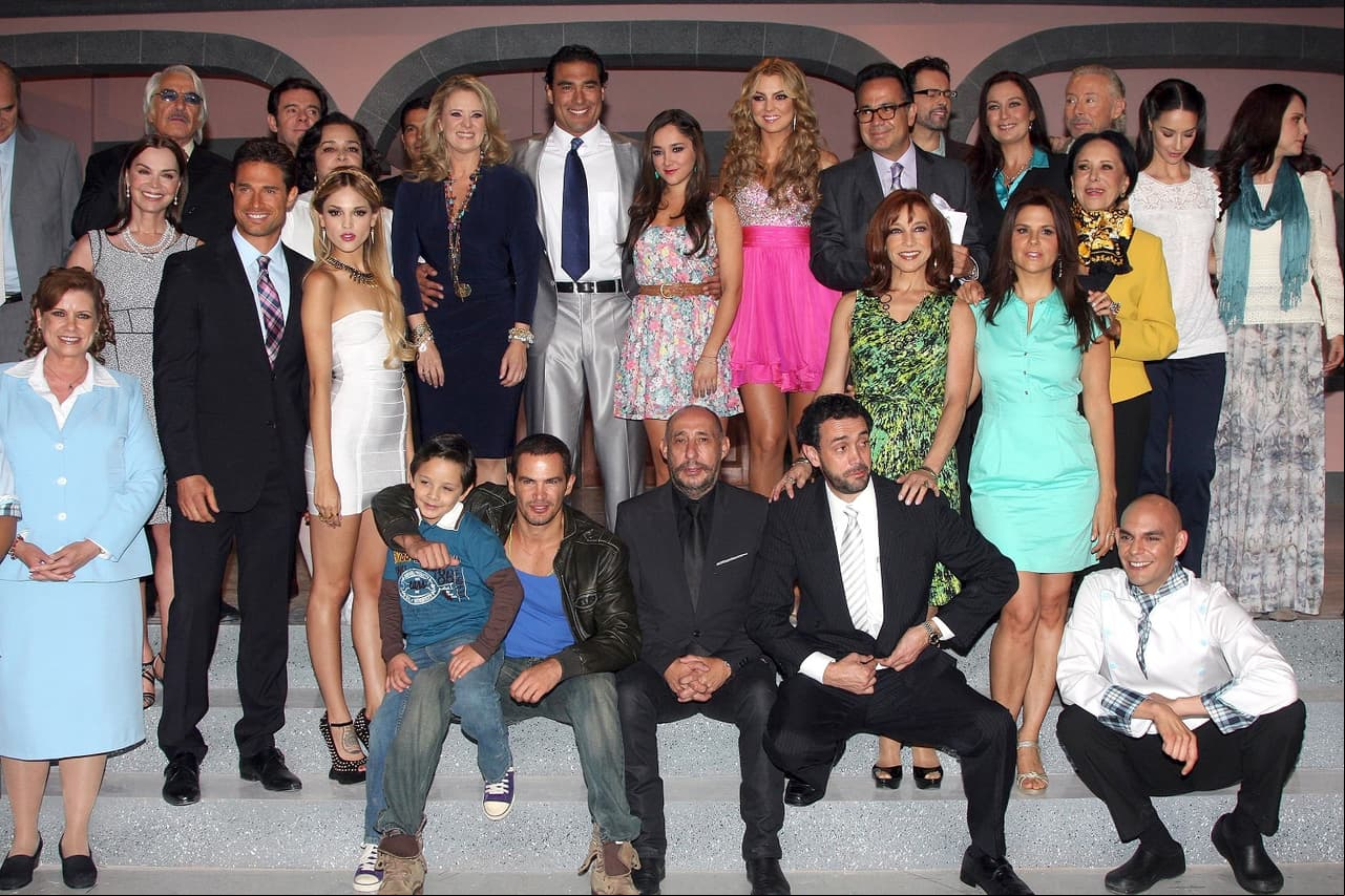 Dos años después, en 2012, Sebastián Rulli se sometió a un riguroso entrenamiento para dar vida al guardaespaldas ‘Francisco Guzmán’ en ‘Amores verdaderos’. En esta telenovela compartió el protagónico juvenil con Eiza González.