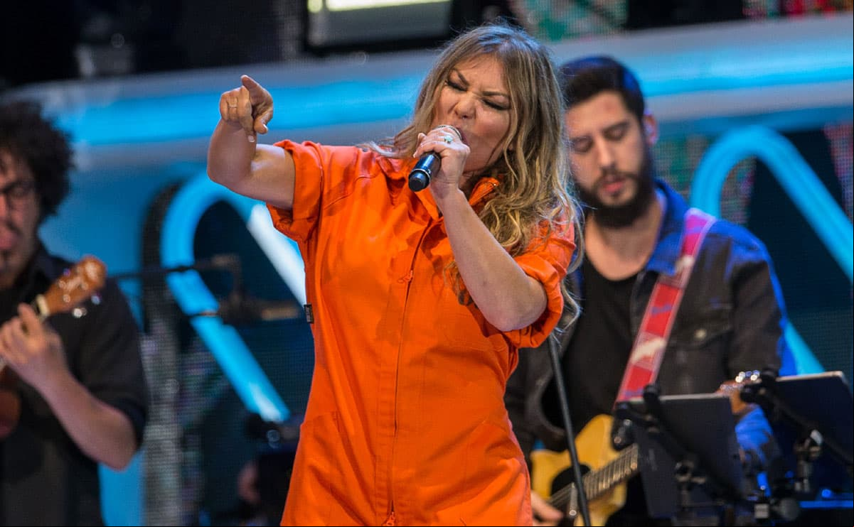 Amaia Montero sorprendió en el escenario de los Premios Dial en España