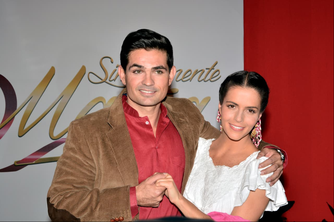 En el mismo año, obtuvo un protagónico en 'Simplemente María' al lado de Claudia Álvarez, José Ron, Arleth Terán, Carmen Becerra y Ana Martín.