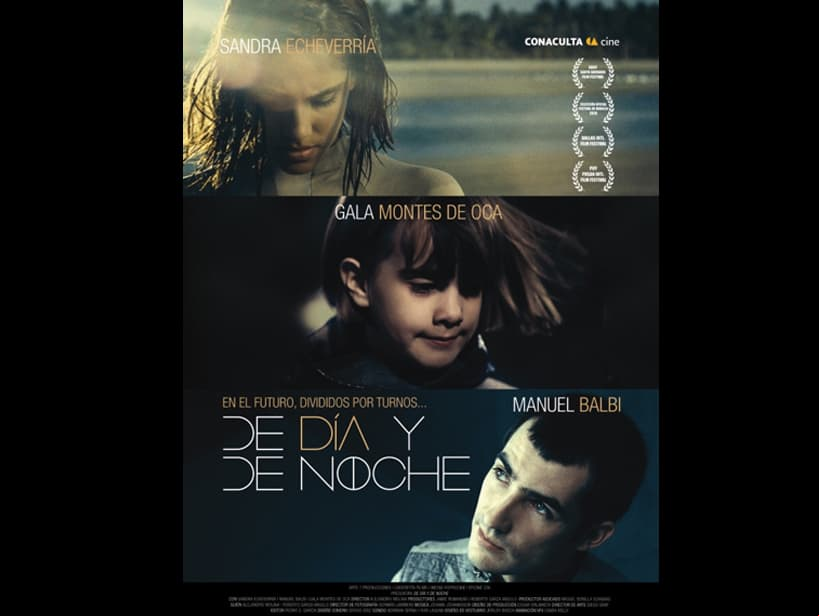 La mexicana encarnó a ‘Aurora’ en ‘De día y de noche’ (2010), película que ciencia ficción que aborda una realidad en la que la sobrepoblación del planeta imposibilita la convivencia, por ello el gobierno divide a la ciudadanía a través de una enzima implantada en el ADN, convirtiéndolos a unos en habitantes del día y a otros de la noche.