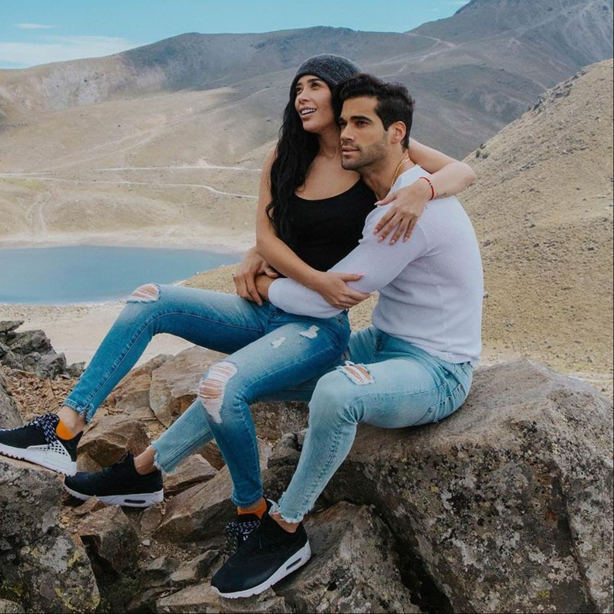 La belleza y transparencia de Brenda Zambrano no es lo único que llama la atención en redes sociales, sino también las entrañables fotos que protagoniza al lado de su novio Guty Carrera, el guapo primo de Danilo Carrera. ¡Conócelo!