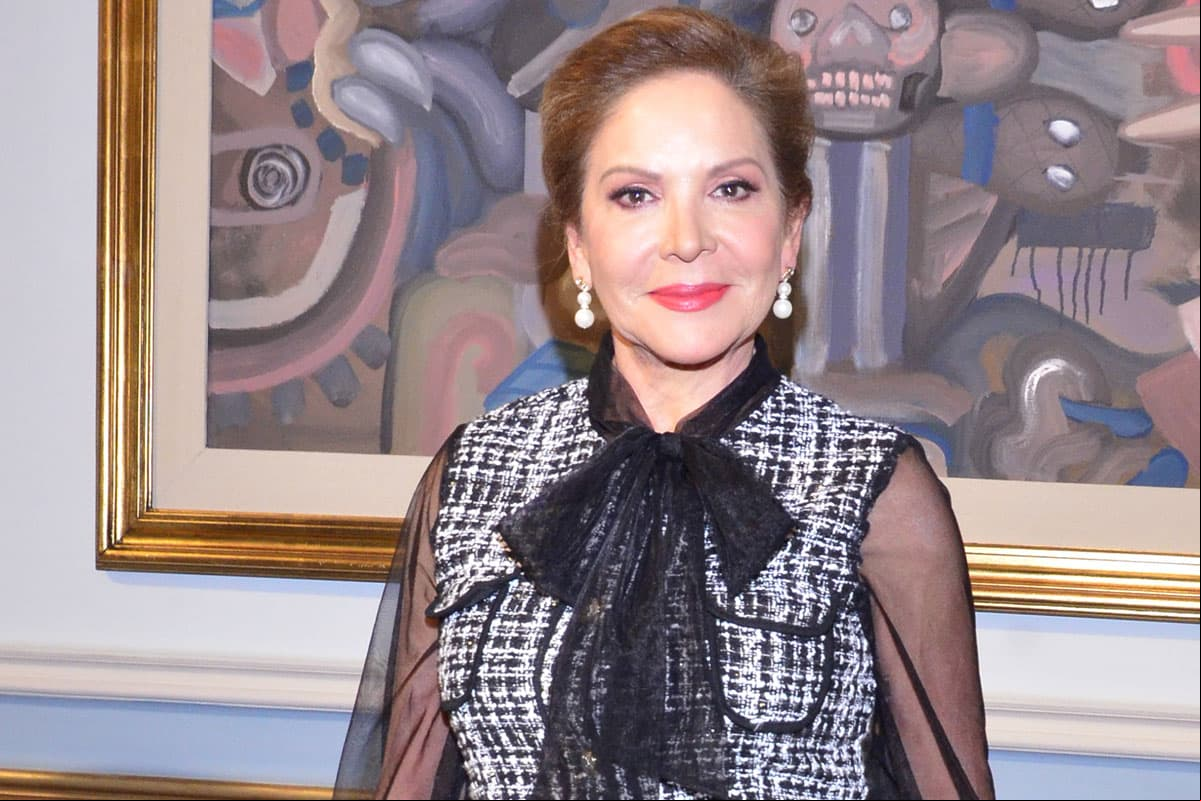 Por su parte, Ana Bertha Espín será la mamá de “Paola”.