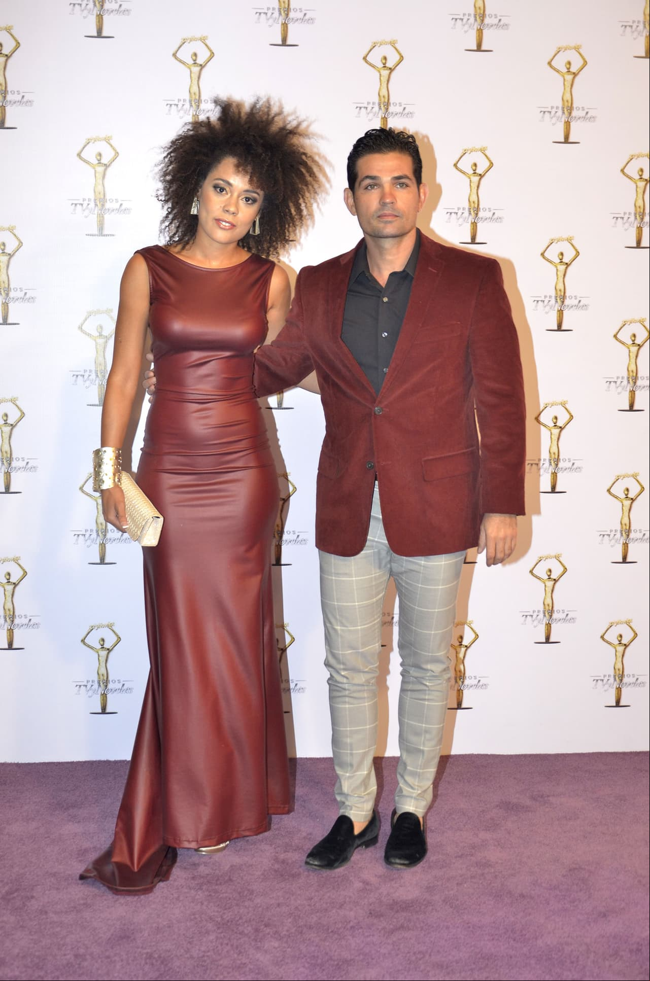 En marzo de 2017 desfilaron por la alfombra roja de los Premios TVyNovelas y desde ese instante compartieron en sus redes sociales los mejores momentos de su relación.