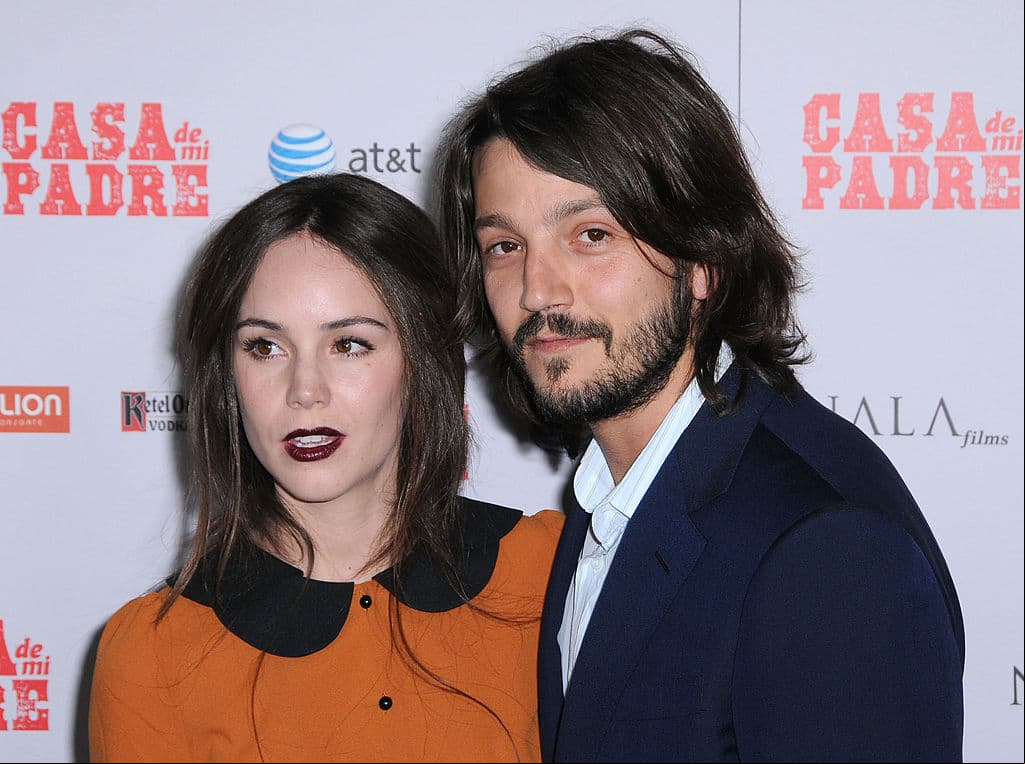 Diego Luna habló sobre cómo extrañó a sus hijos Fiona y Jerónimo luego de no verlos durante 20 días por el aislamiento voluntario que vivieron junto a su madre Camila Sodi, luego de que ella y su hija dieran positivo a COVID-19. A continuación, te compartimos cómo fue esta historia de amor.