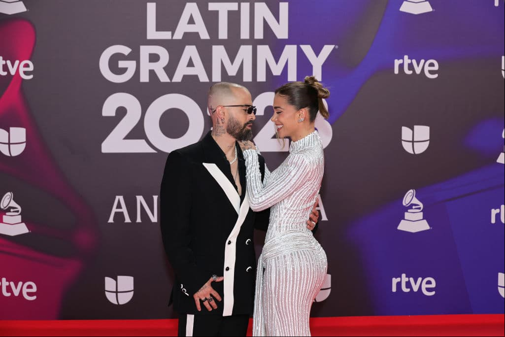 Mike Bahía y Greeicy Rendón