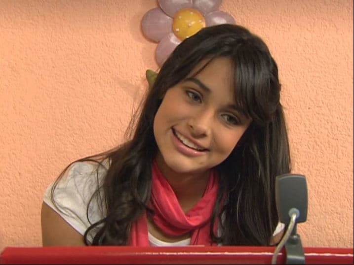 Así lucía Renata Notni a los 14 años en el capítulo 'Cámara web' del 2009.