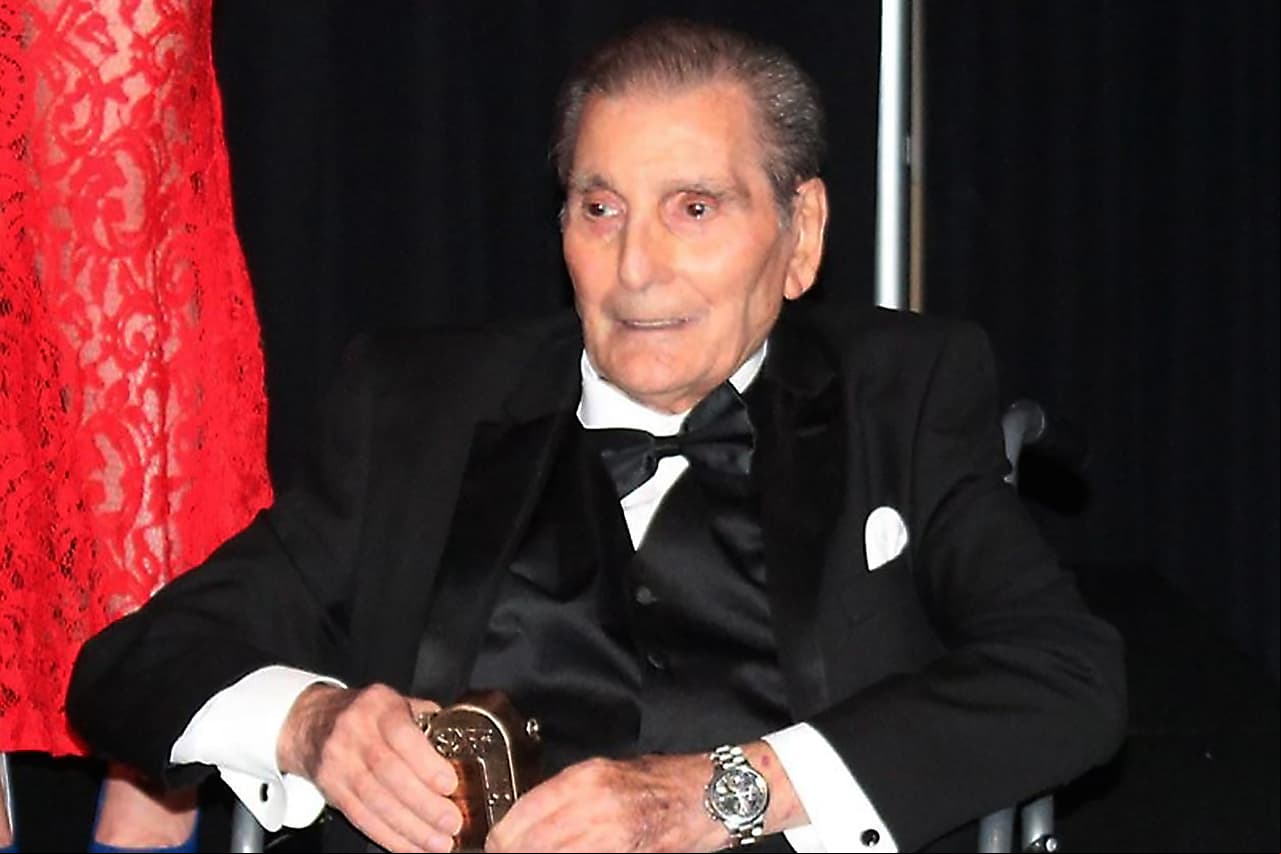 Monti dedicó su vida a la actuación, gracias a la cual participó en más de 15 películas y 20 telenovelas. Asimismo, fue director de algunas producciones como 'Vacaciones sangrientas' (1988) y 'Obsesión asesina' (1993). Monti falleció en la Ciudad de México el 19 de julio de 2016.