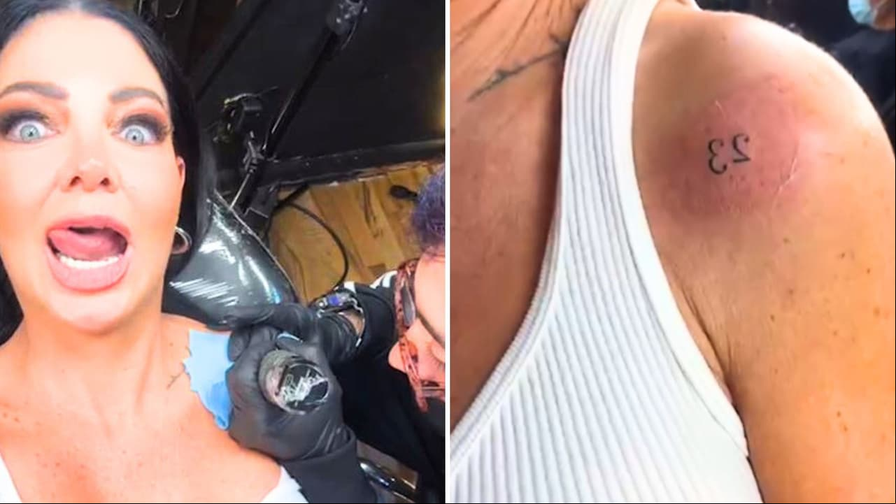 Paola Durante se hace el tatuaje del Team Mar