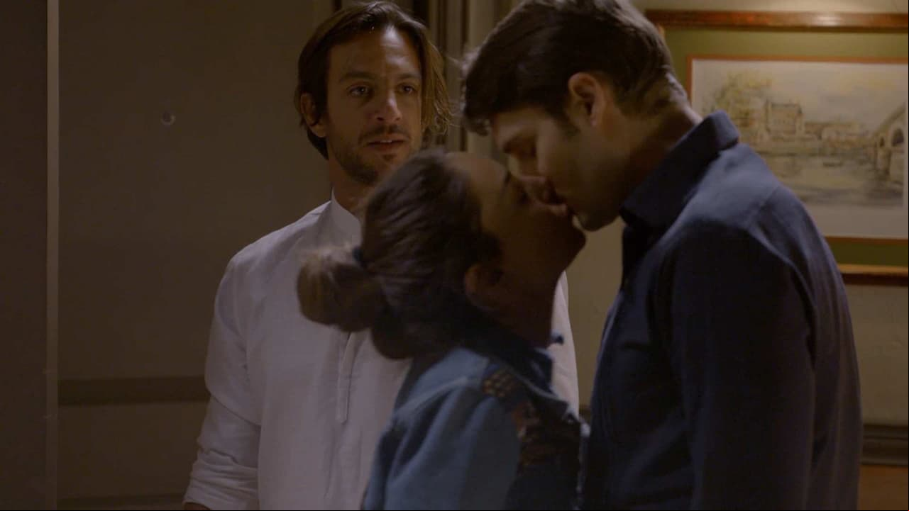 Con Valentín como testigo, Flor inicia un romance con Teo