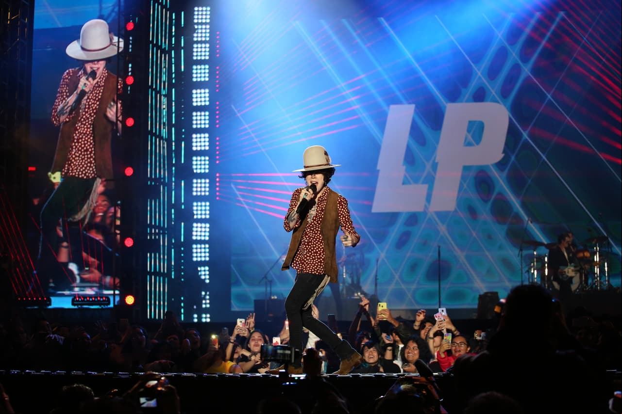 La cantante emocionó al público con "Girls go Wild", "Dreamer" "Lost on You".