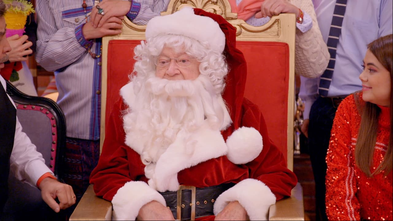 El abuelo de ‘Una familia de diez’ conmueve al disfrazarse de Santa Claus y sorprender a los López: “Es el mejor regalo”