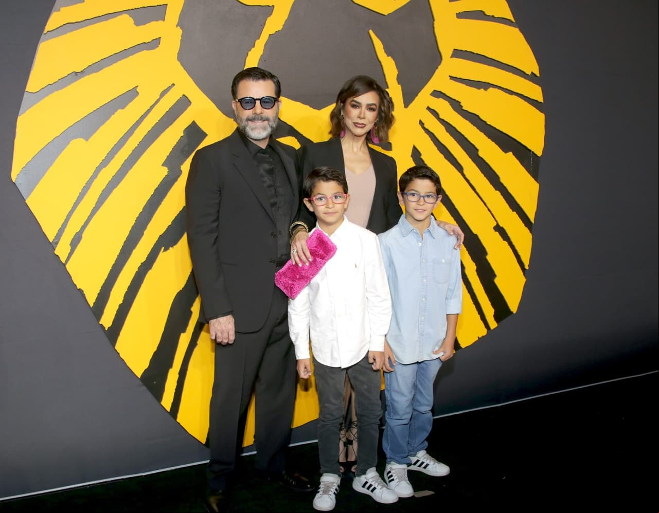 Eduardo Capetillo, Biby Gaytán y sus hijos mellizos Manuel y Daniel.