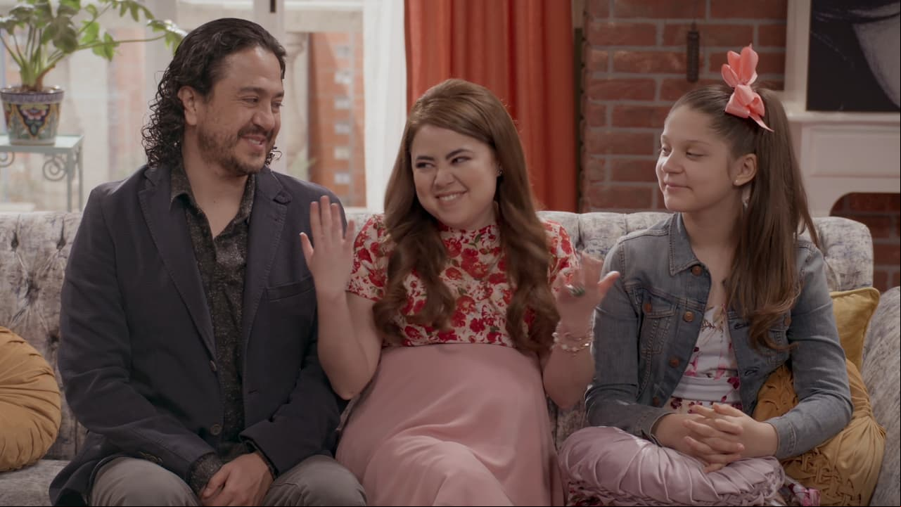 Se hizo pasar como la esposa de Aldolfo y madre de Victoria, aparentando ser parte de la familia perfecta de la Nena para que ésta obtuviera un mejor puesto.