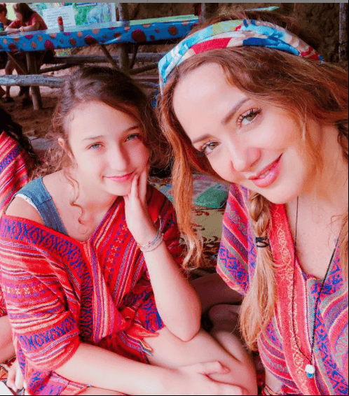 Nina, hija de Andrea Legarreta, ya dio su primer beso en telenovela: ‘Mi mamá estaba más nerviosa’