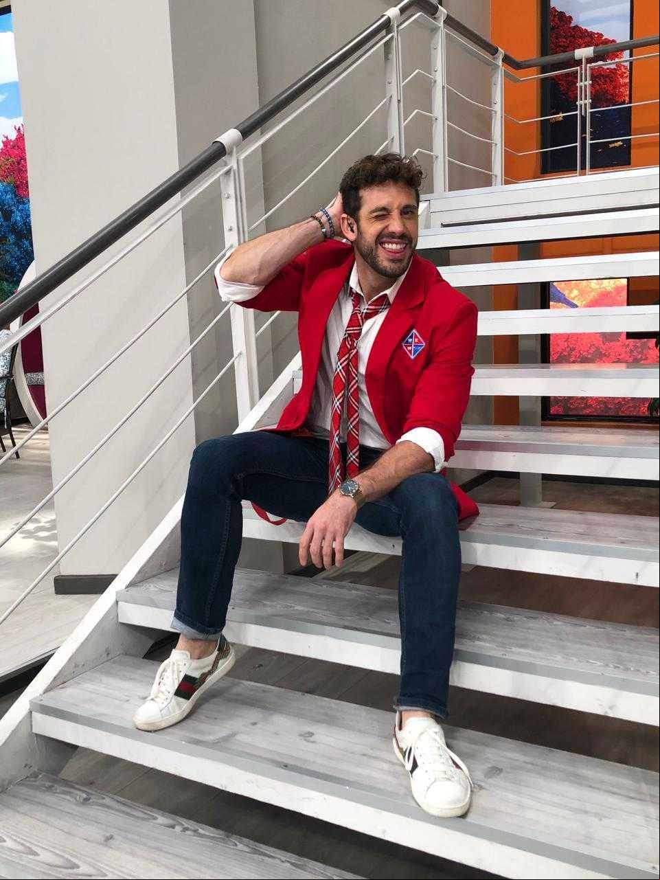 Lambda García lució con orgullo los colores del Elite Way School, por lo que algunos seguidores dijeron que podría interpretar a Diego, personaje de Christopher Uckermann.